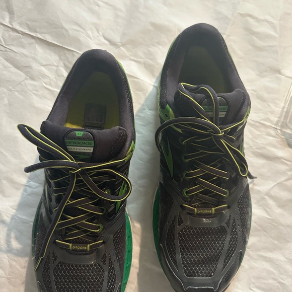 Brooks Dynamic Gray and Green Sneakers - Picture 6 of 14